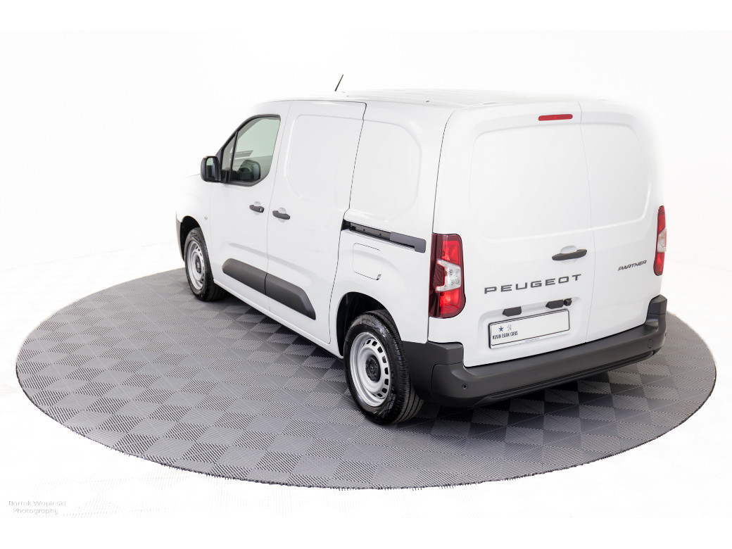 2025 Peugeot Partner