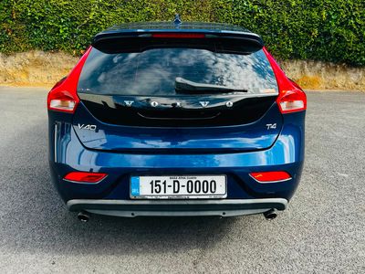 2015 Volvo V40