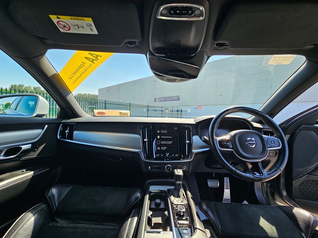2017 Volvo S90