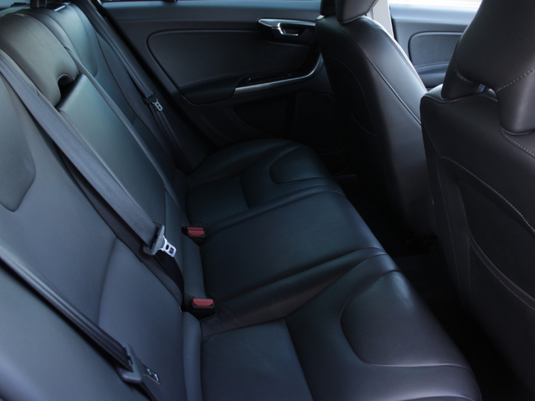 2018 Volvo V60