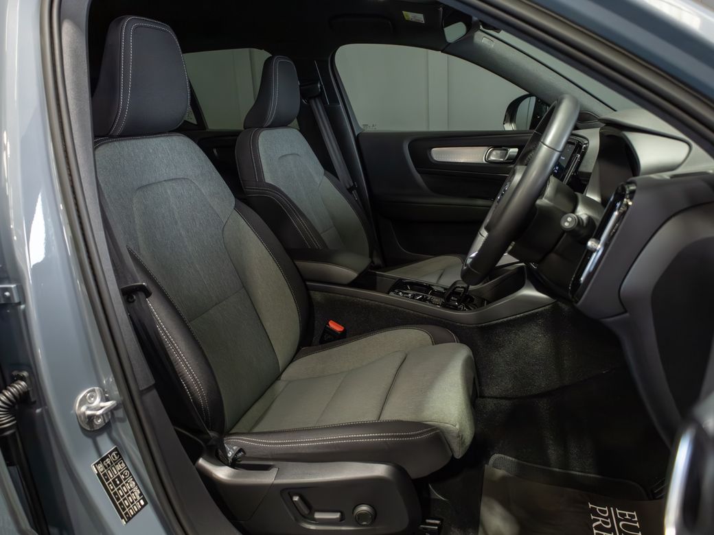 2022 Volvo XC40