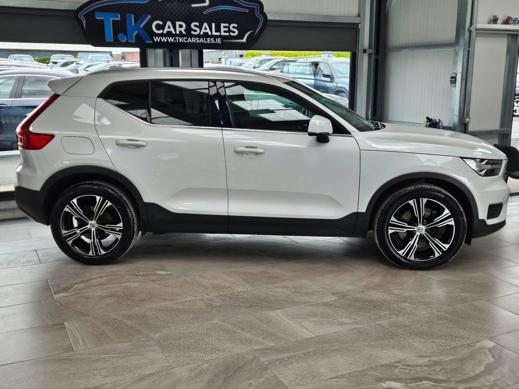 2022 Volvo XC40
