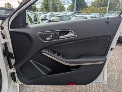 2017 Mercedes-Benz A 180