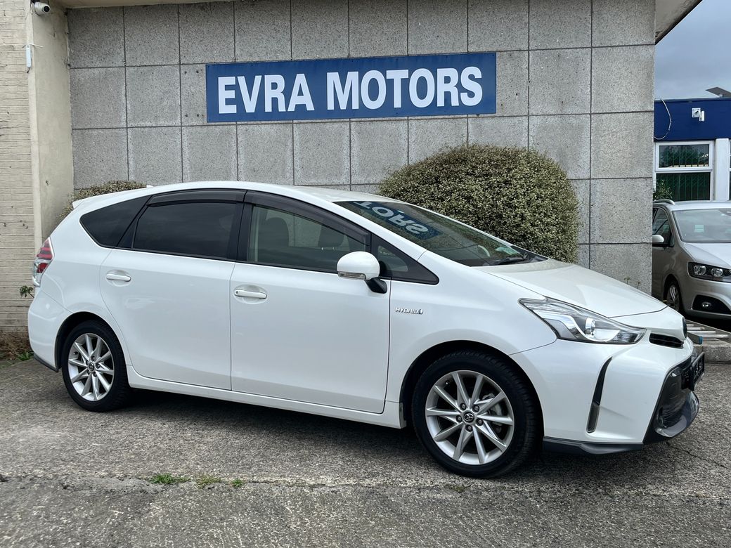 2019 Toyota Prius Alpha