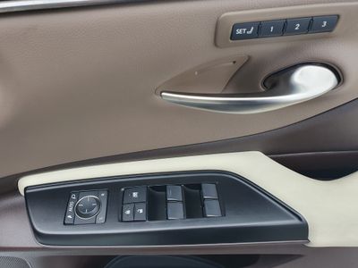 2019 Lexus ES 300h