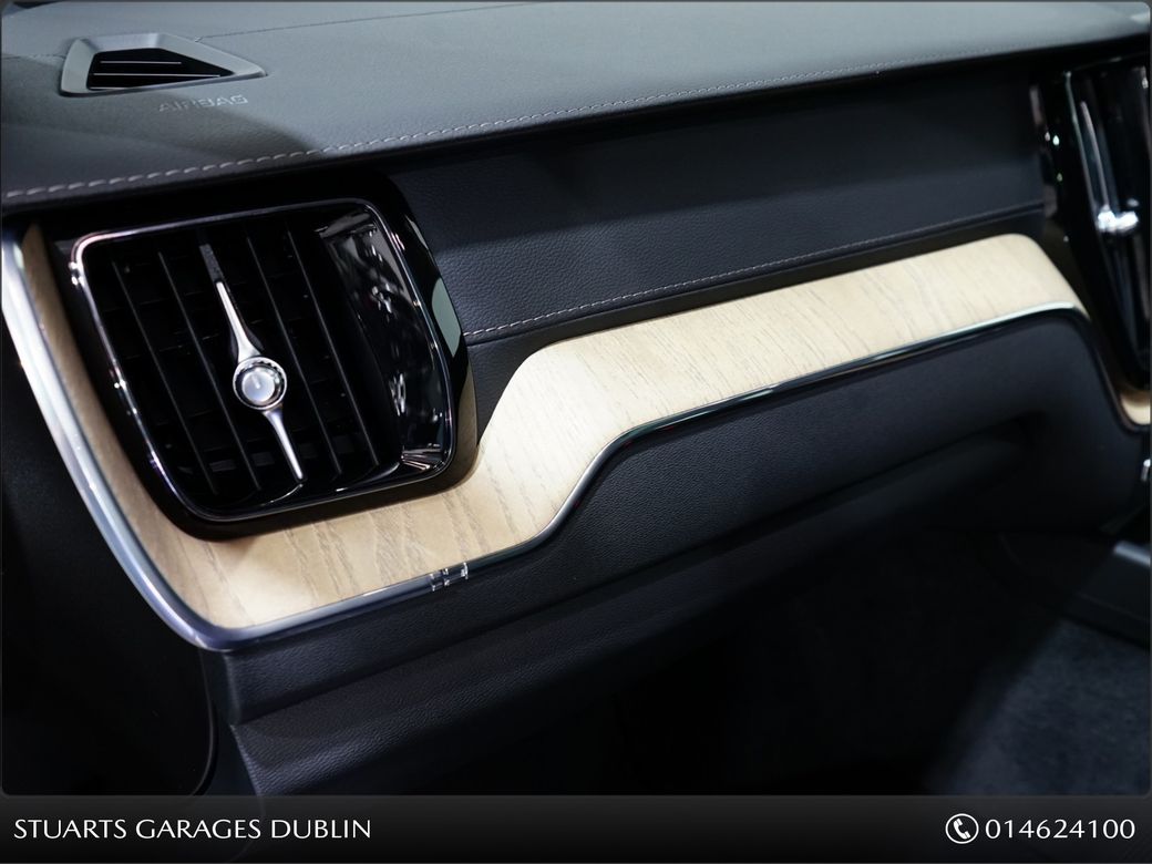 2025 Volvo XC60