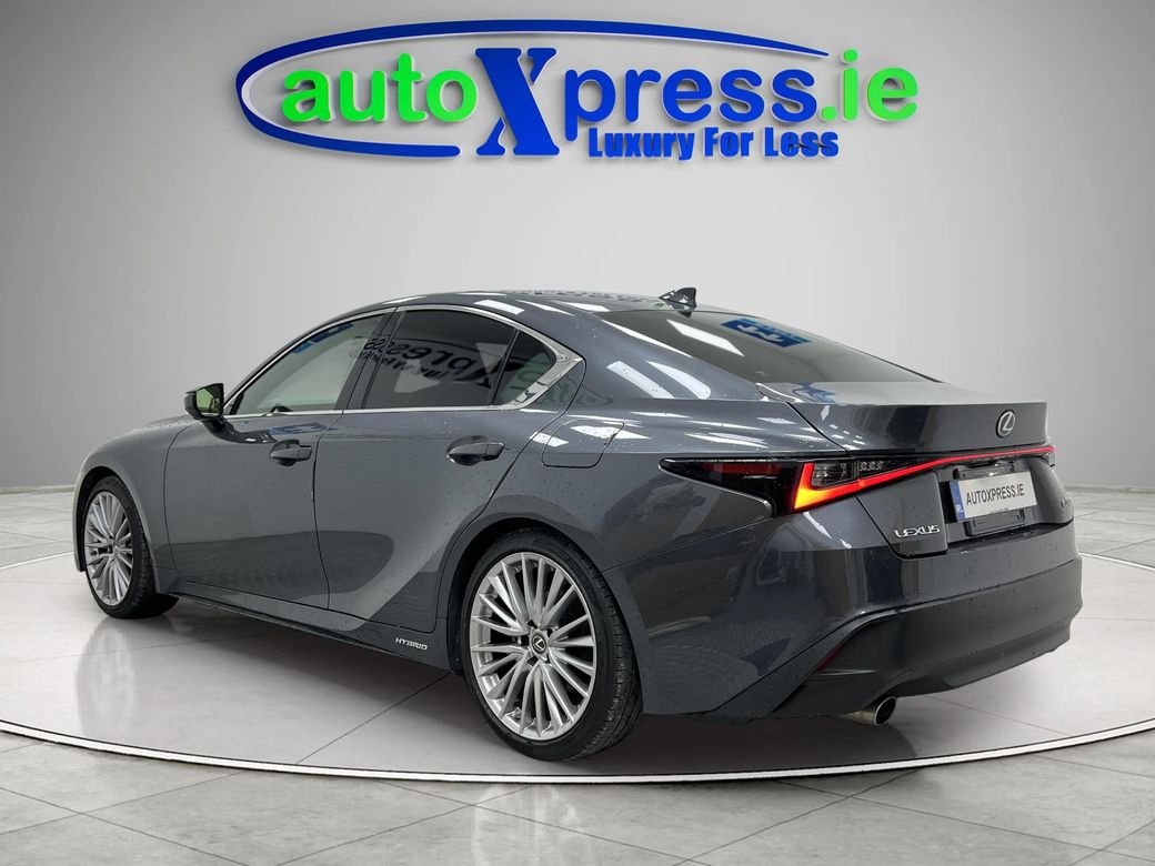 2022 Lexus IS 300h