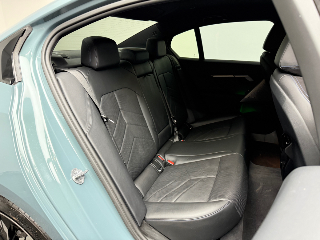 2024 BMW i5