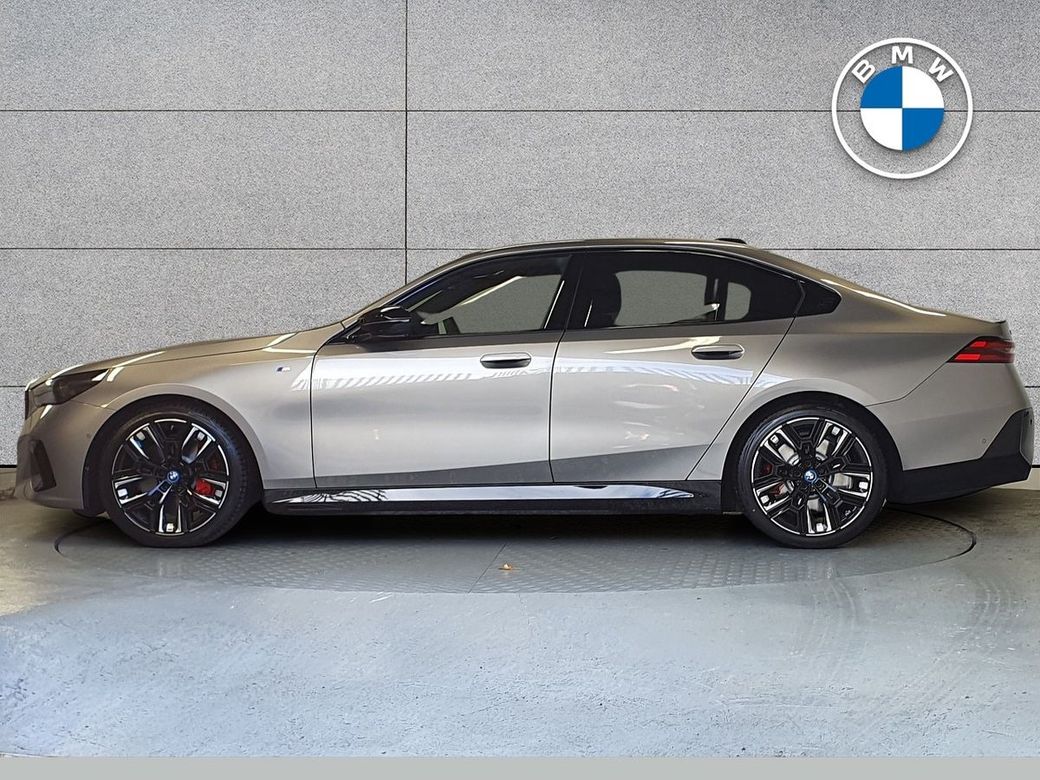 2025 BMW i5