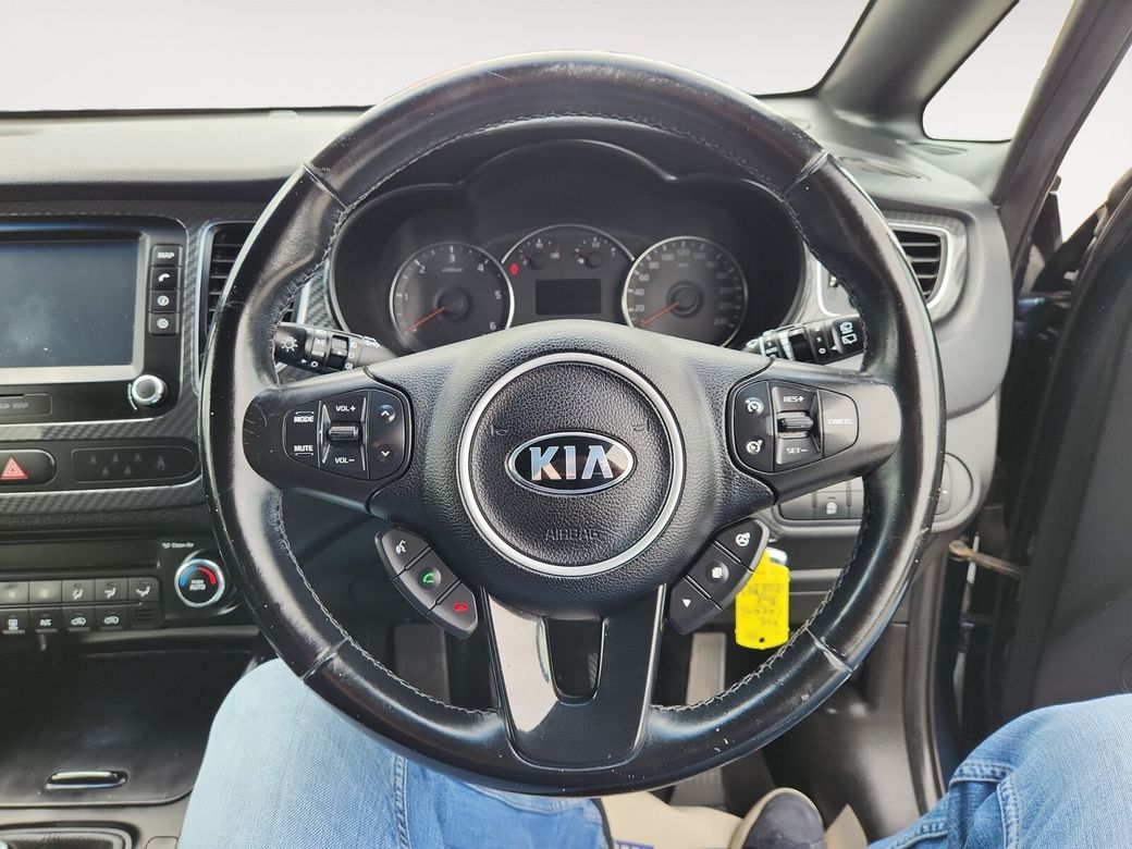 2017 Kia Carens