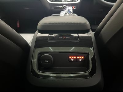 2024 Volvo V40