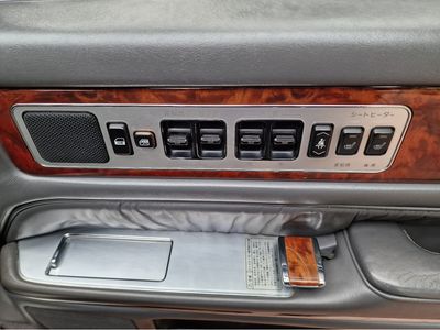 2000 Toyota Century