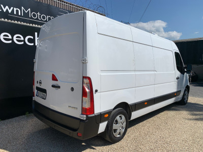2019 Nissan NV400