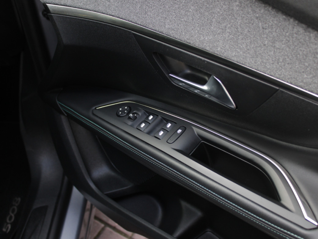 2022 Peugeot 5008
