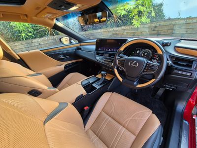 2022 Lexus ES 300h