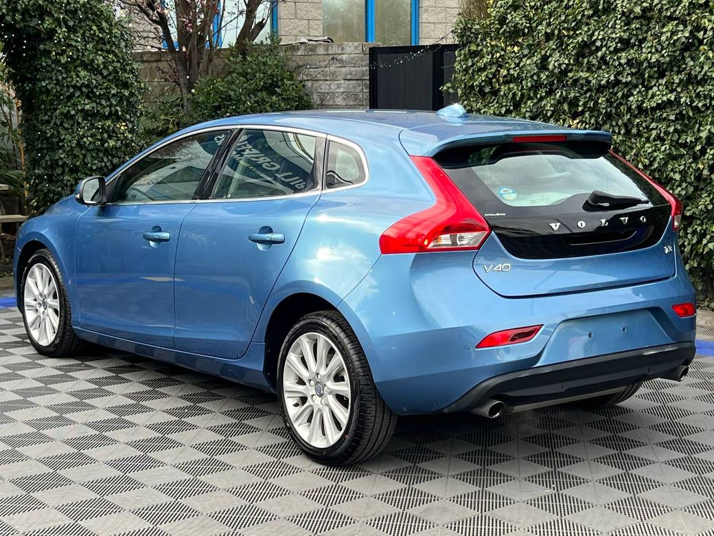 2016 Volvo V40