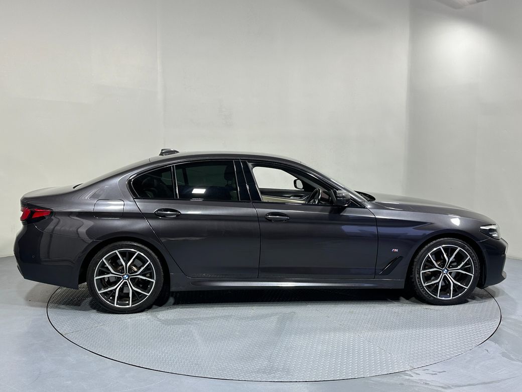 2022 BMW 5 Series