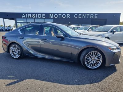 2021 Lexus IS 300h