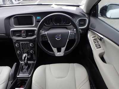 2016 Volvo V40