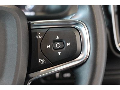 2022 Volvo XC40