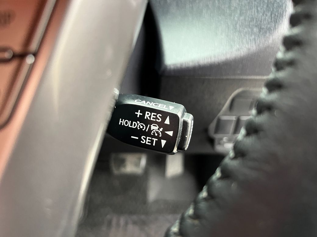 2019 Toyota Prius Alpha