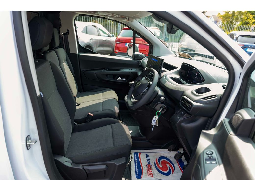 2025 Peugeot Partner