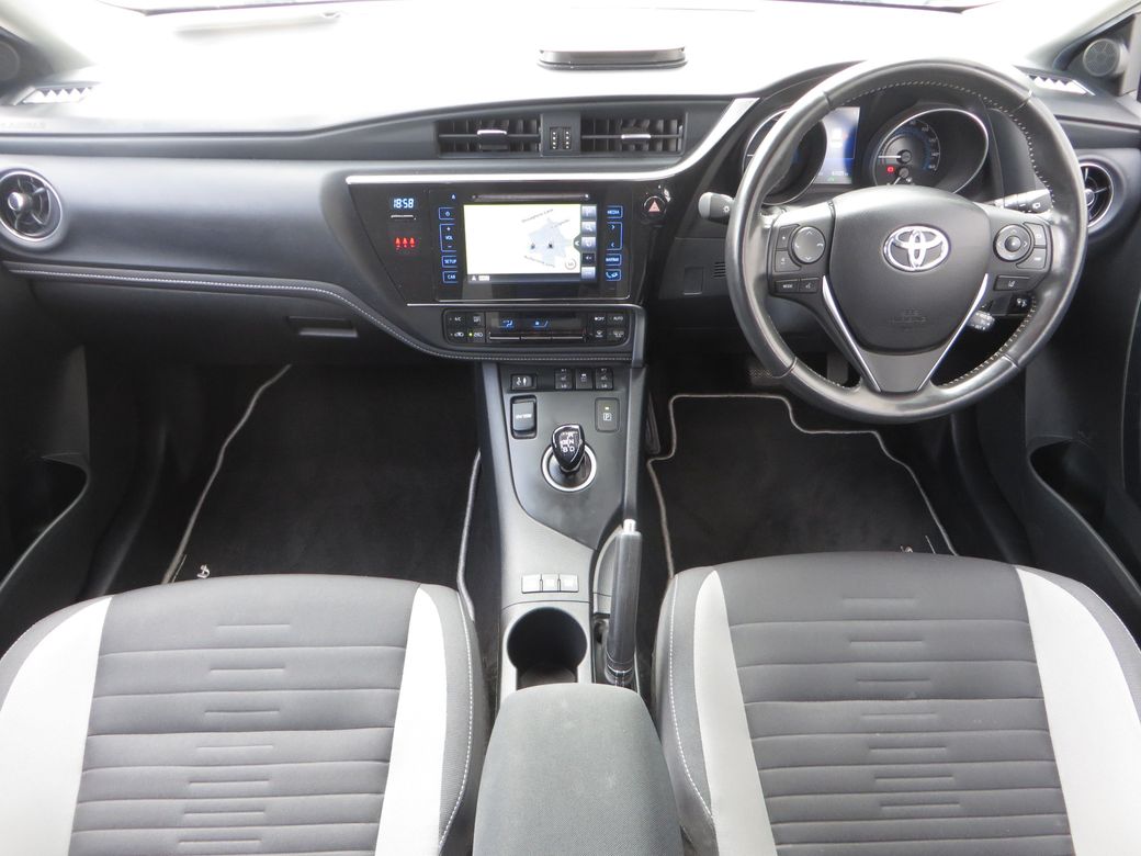 2017 Toyota Auris
