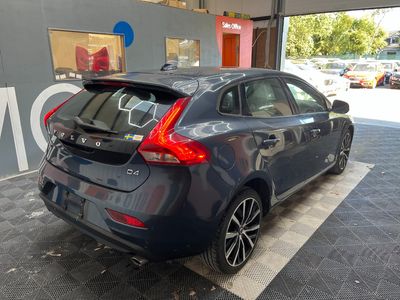 2017 Volvo V40