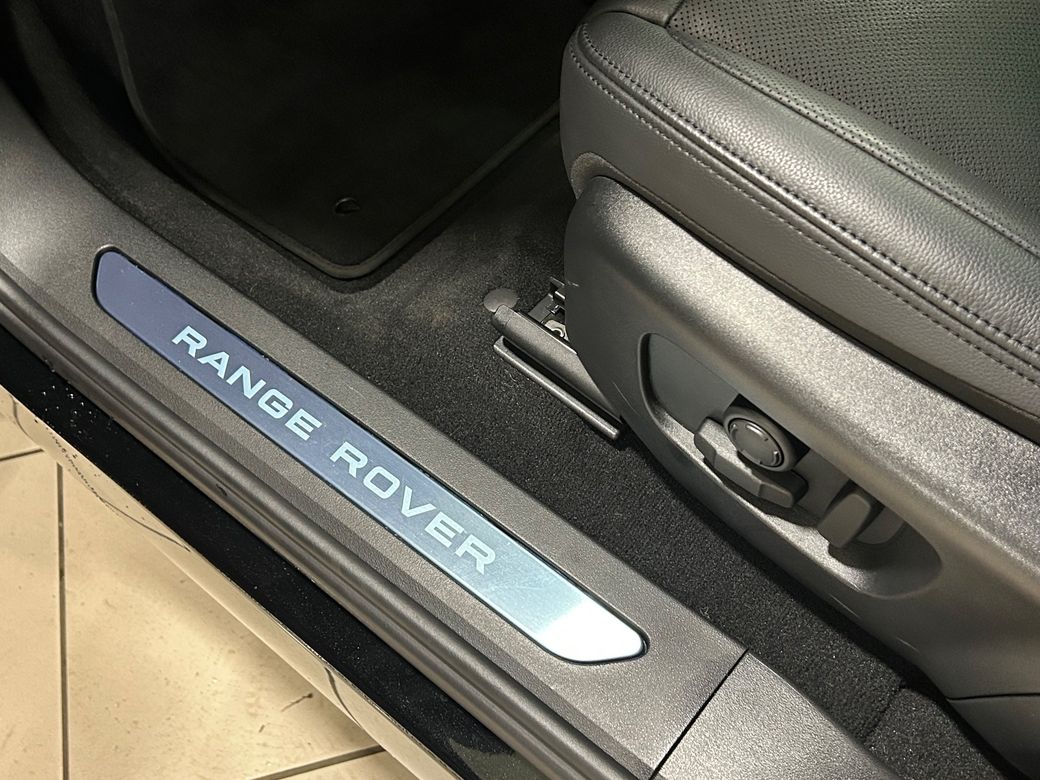 2025 Land Rover Range Rover Evoque