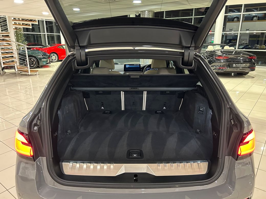 2021 BMW 5 Series