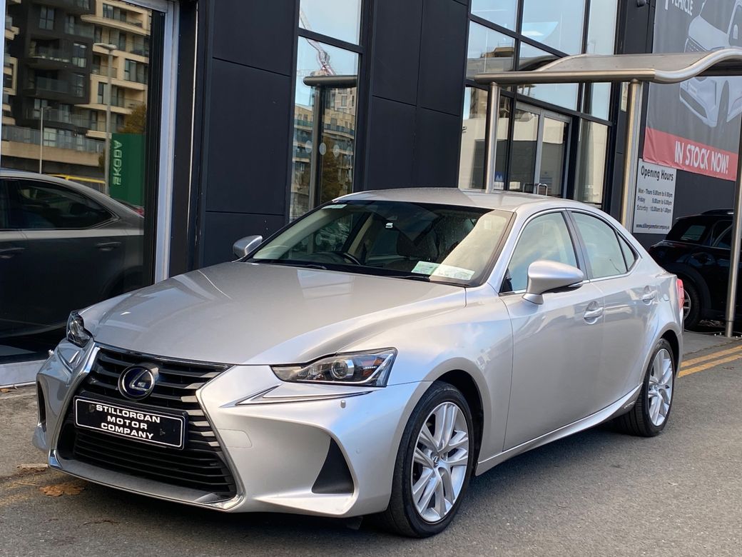 2019 Lexus IS 300h