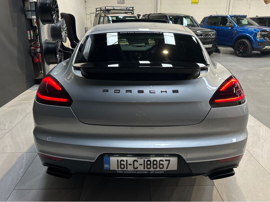 2016 Porsche Panamera
