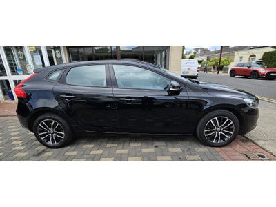 2017 Volvo V40