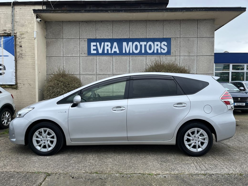 2019 Toyota Prius Alpha