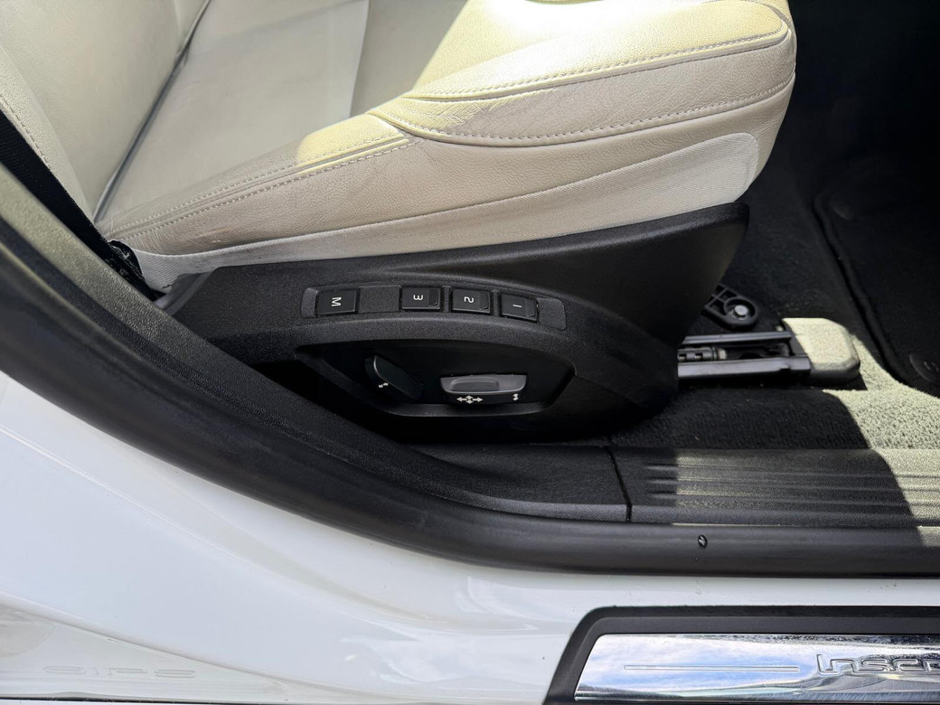 2017 Volvo V40