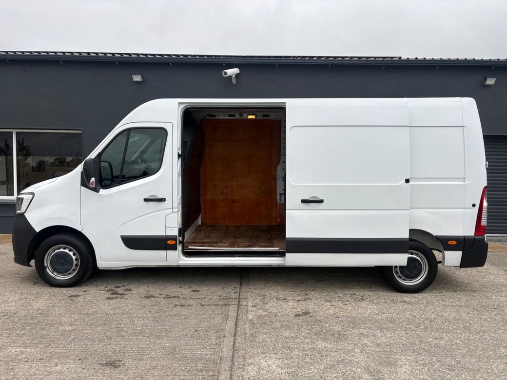 2023 Renault Master