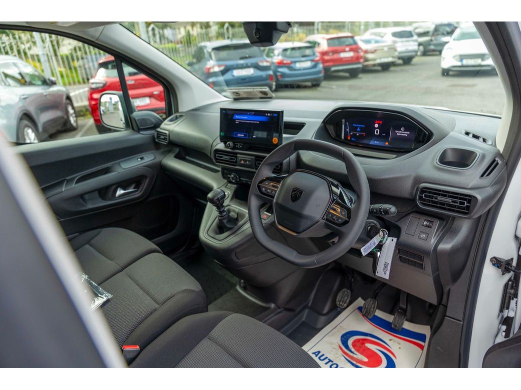 2025 Peugeot Partner