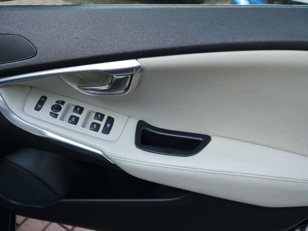 2018 Volvo V40 Cross Country