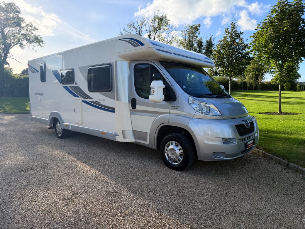 2013 BAILEY APPROACH  740 LOW PROFILE R.H.D 