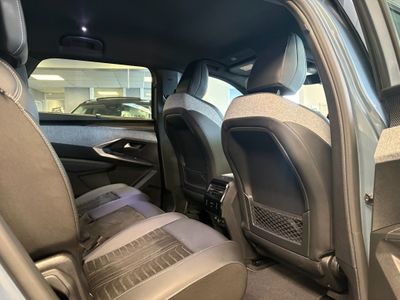 2025 Peugeot 5008