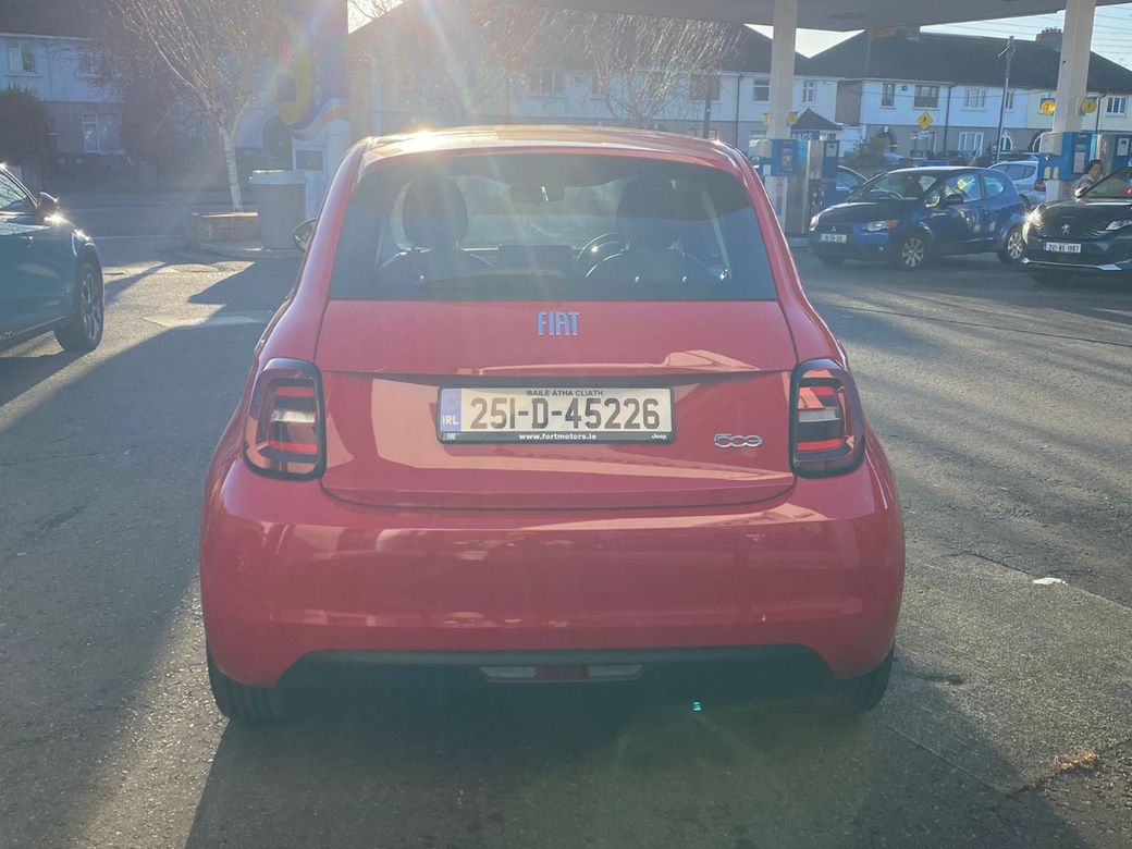2025 Fiat 500e