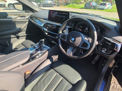 2021 BMW 530