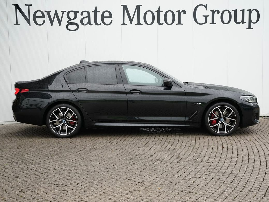2022 BMW 530