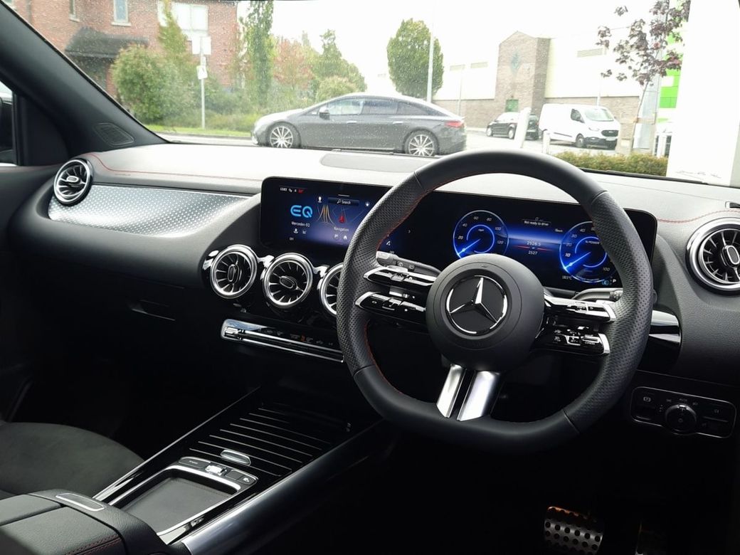 2025 Mercedes-Benz EQA