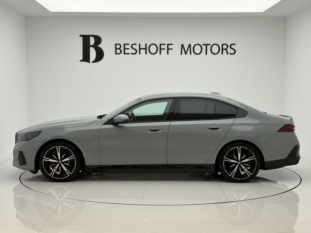 2025 BMW i5