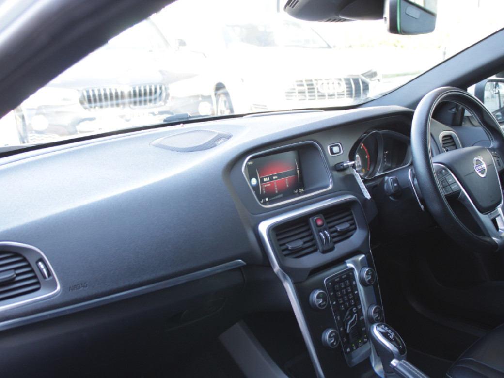 2016 Volvo V40