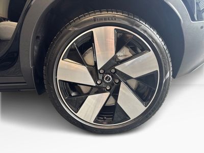 2026 Volvo EX40
