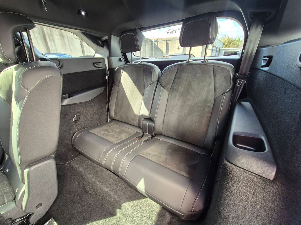 2025 Peugeot 5008