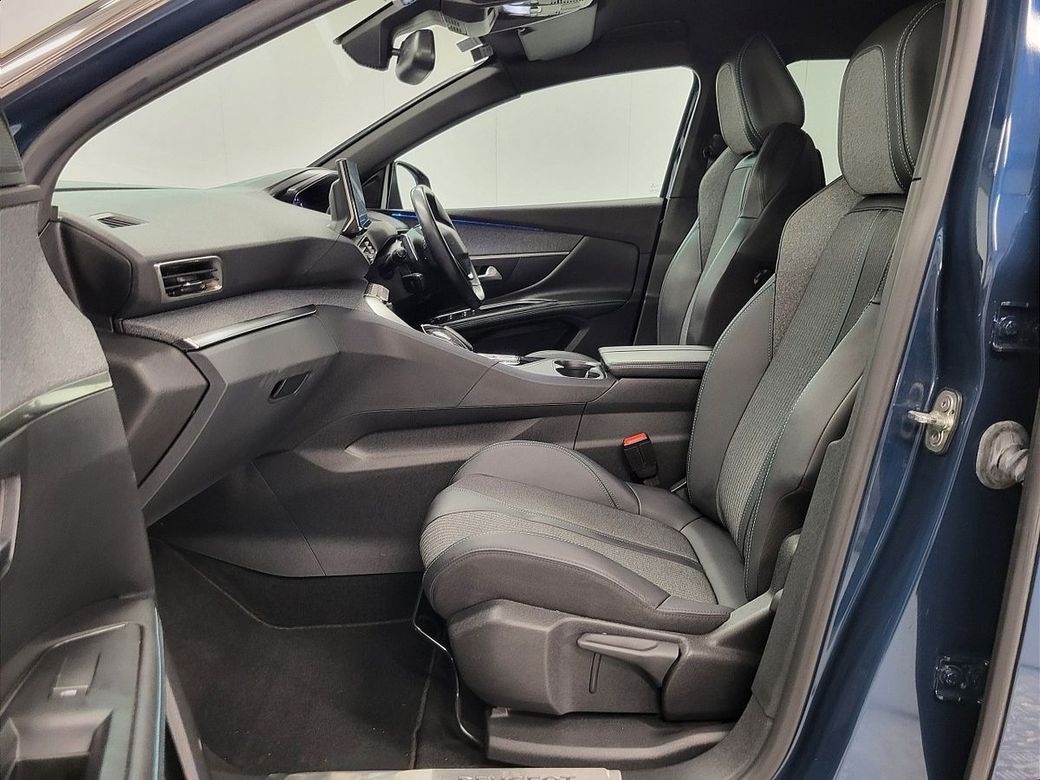 2023 Peugeot 5008
