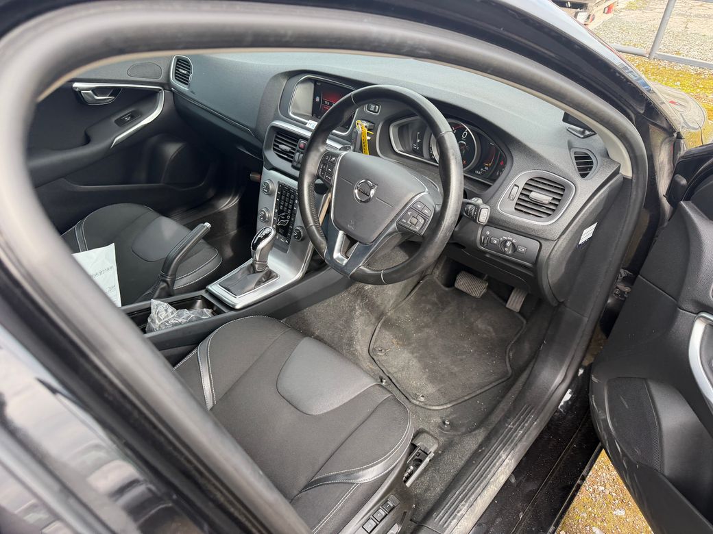 2017 Volvo V40